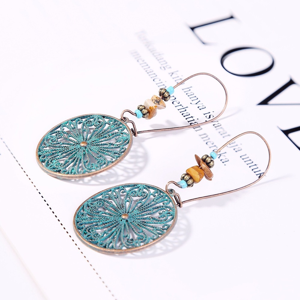 Earring in turquoise color - Picture 3 of 4